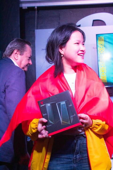 Medallist at the prize-giving ceremony of the FIDE World U7–U17 Championships 2026.