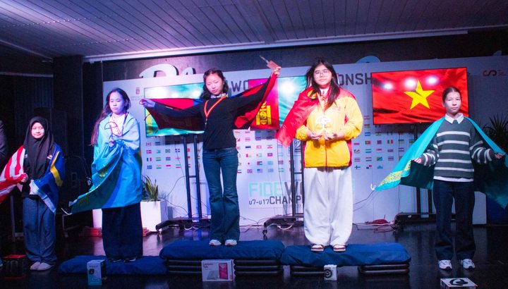 Girls U15 podium: Batkhishigt Enkhnamuun (Mongolia, gold), Nguyen Bao Linh Vu (Vietnam, silver) and Aiaru Altynbek (Kazakhstan, bronze).