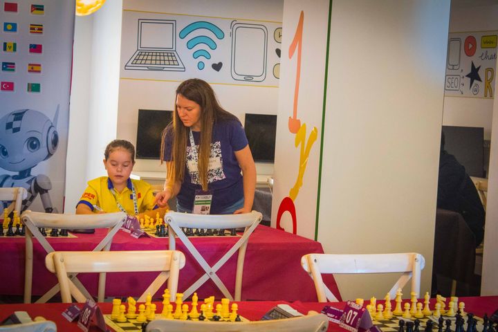 Day 1 (rounds 1–2) of the FIDE World U7–U17 Championships 2026 in Roquetas de Mar.