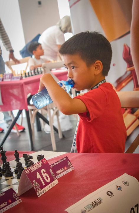 Day 1 (rounds 1–2) of the FIDE World U7–U17 Championships 2026 in Roquetas de Mar.
