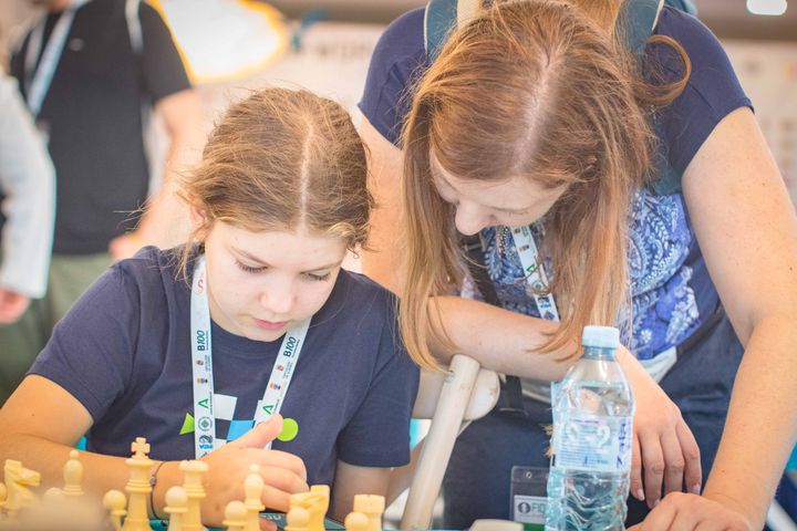 Day 1 (rounds 1–2) of the FIDE World U7–U17 Championships 2026 in Roquetas de Mar.