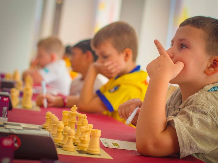 Day 1 (rounds 1–2) of the FIDE World U7–U17 Championships 2026 in Roquetas de Mar.