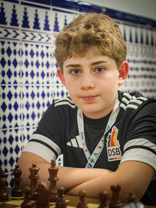 Day 1 (rounds 1–2) of the FIDE World U7–U17 Championships 2026 in Roquetas de Mar.