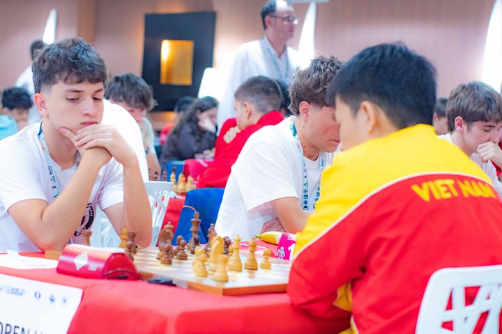 Day 1 (rounds 1–2) of the FIDE World U7–U17 Championships 2026 in Roquetas de Mar.