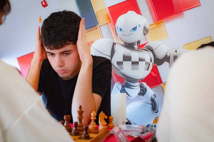 Day 1 (rounds 1–2) of the FIDE World U7–U17 Championships 2026 in Roquetas de Mar.