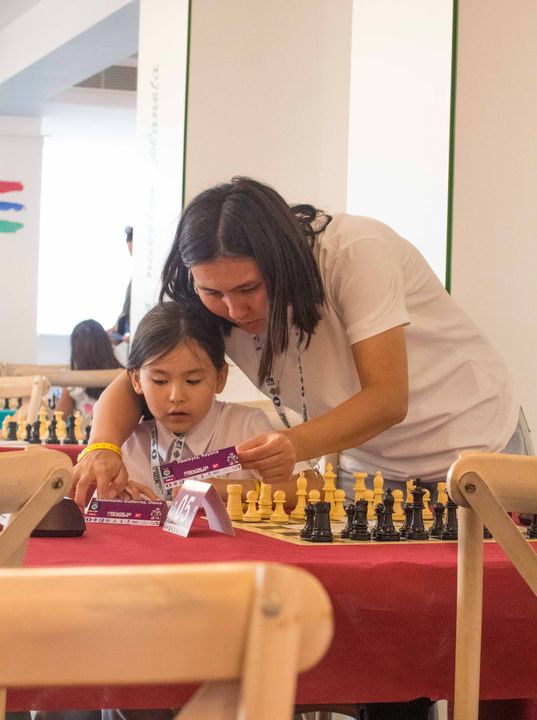 Jornada 3 (rondas 5–6) del Mundial FIDE Sub-7 a Sub-17 2026 en Roquetas de Mar.