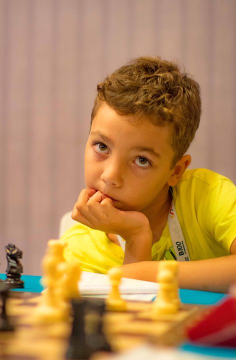 Jornada 3 (rondas 5–6) del Mundial FIDE Sub-7 a Sub-17 2026 en Roquetas de Mar.