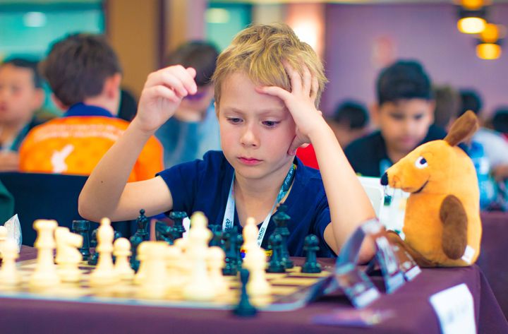 Jornada 3 (rondas 5–6) del Mundial FIDE Sub-7 a Sub-17 2026 en Roquetas de Mar.