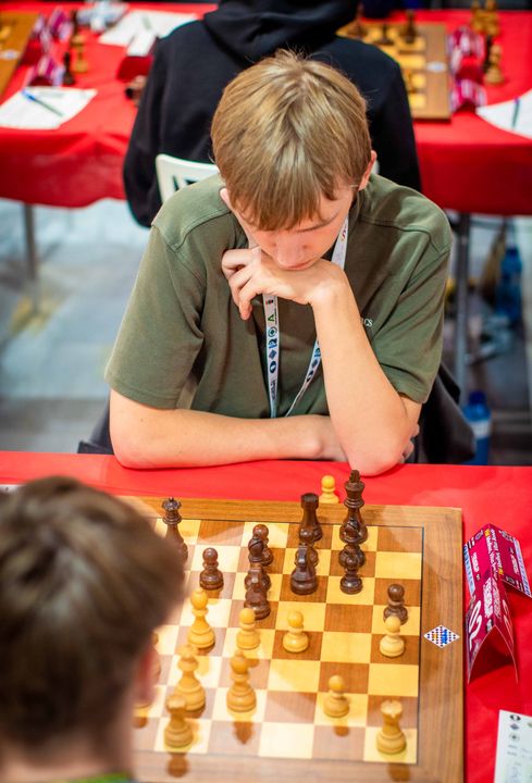 Jornada 3 (rondas 5–6) del Mundial FIDE Sub-7 a Sub-17 2026 en Roquetas de Mar.