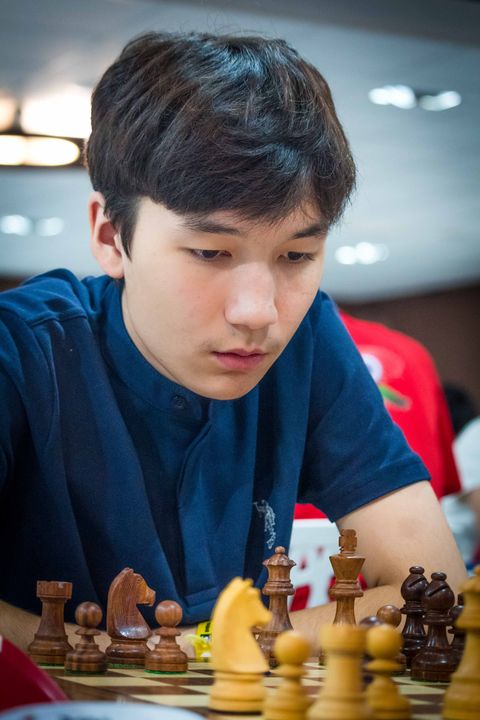 Aldiyar Zharas (Kazajistán, Sub-15 Open), jornada 3 (rondas 5–6).