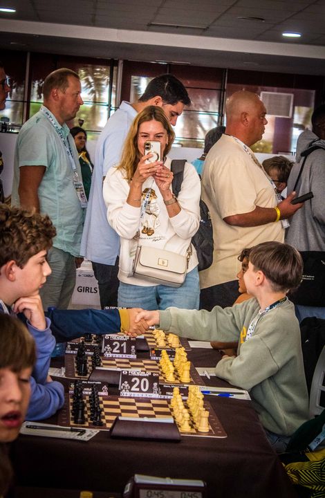 Day 4 (rounds 7–8) of the FIDE World U7–U17 Championships 2026 in Roquetas de Mar.