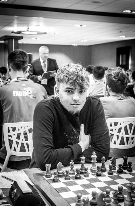 Day 4 (rounds 7–8) of the FIDE World U7–U17 Championships 2026 in Roquetas de Mar.