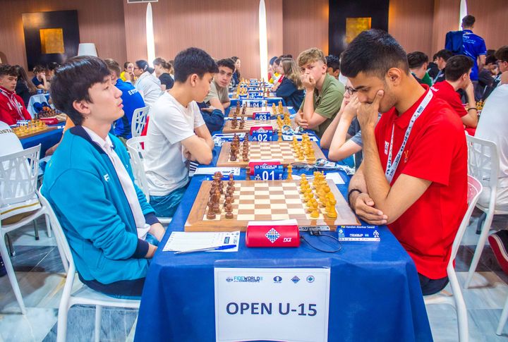 Day 4 (rounds 7–8) of the FIDE World U7–U17 Championships 2026 in Roquetas de Mar.