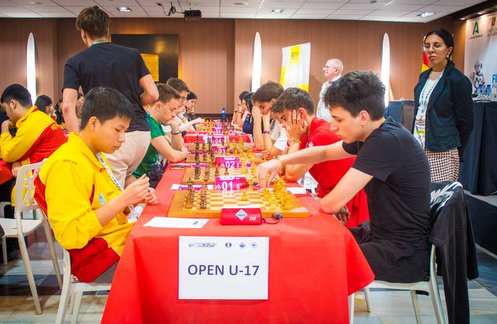 Day 4 (rounds 7–8) of the FIDE World U7–U17 Championships 2026 in Roquetas de Mar.