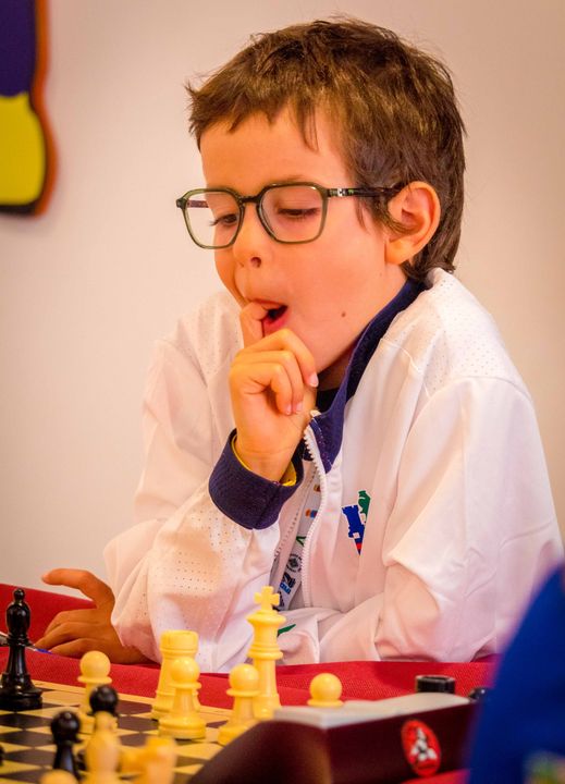 Day 4 (rounds 7–8) of the FIDE World U7–U17 Championships 2026 in Roquetas de Mar.