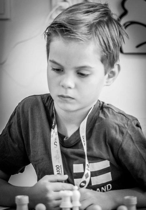 Day 4 (rounds 7–8) of the FIDE World U7–U17 Championships 2026 in Roquetas de Mar.