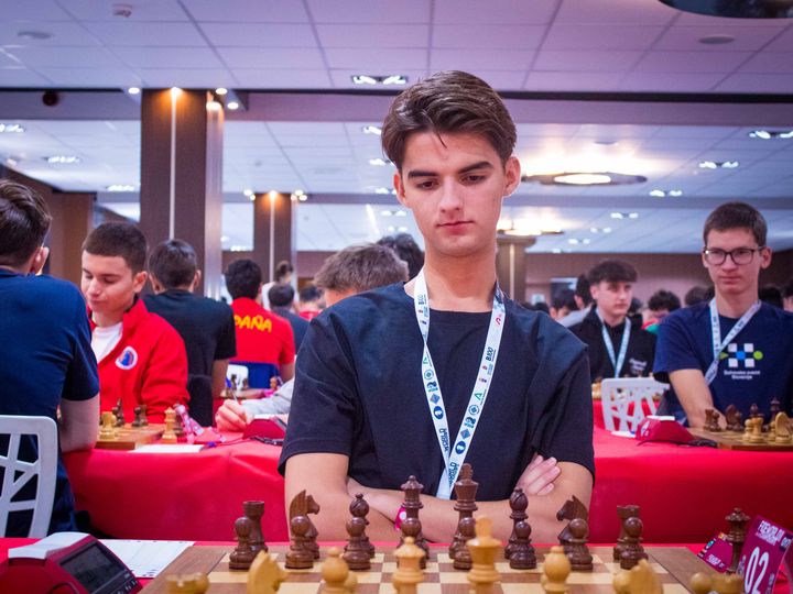 Jornada 5 (ronda 9) del Mundial FIDE Sub-7 a Sub-17 2026 en Roquetas de Mar.