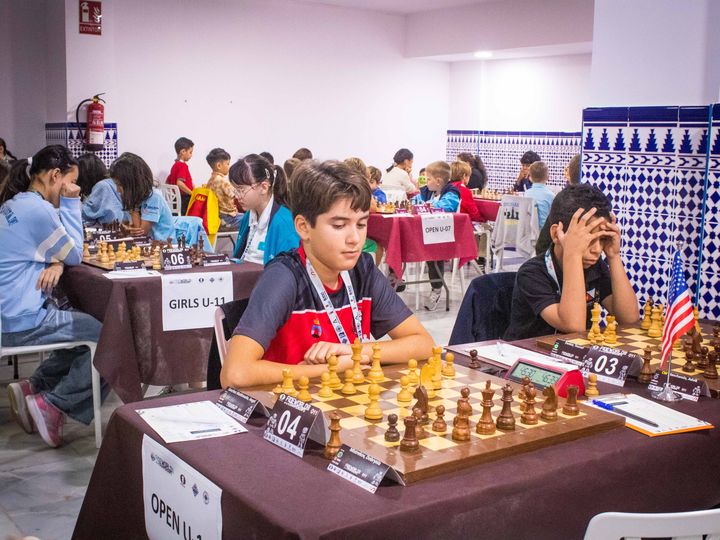 Jornada 5 (ronda 9) del Mundial FIDE Sub-7 a Sub-17 2026 en Roquetas de Mar.