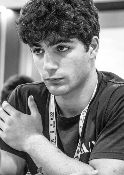 Jornada 5 (ronda 9) del Mundial FIDE Sub-7 a Sub-17 2026 en Roquetas de Mar.