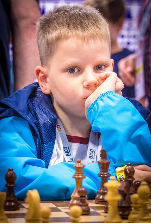 Jornada 5 (ronda 9) del Mundial FIDE Sub-7 a Sub-17 2026 en Roquetas de Mar.
