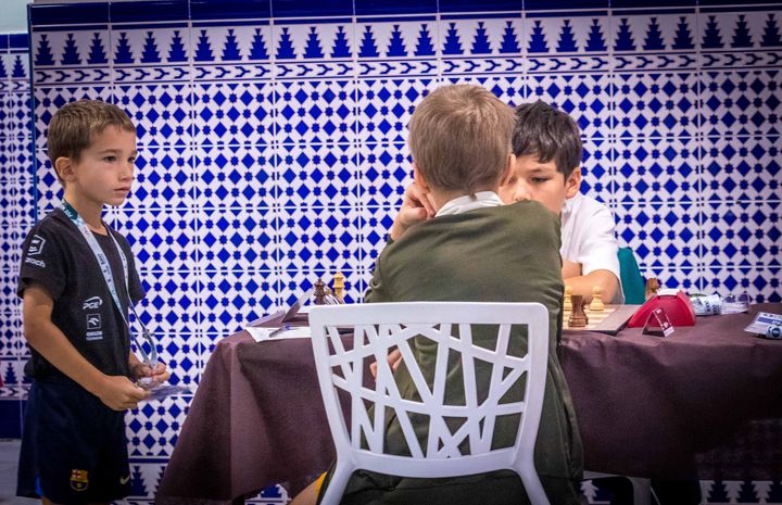 Jornada 5 (ronda 9) del Mundial FIDE Sub-7 a Sub-17 2026 en Roquetas de Mar.