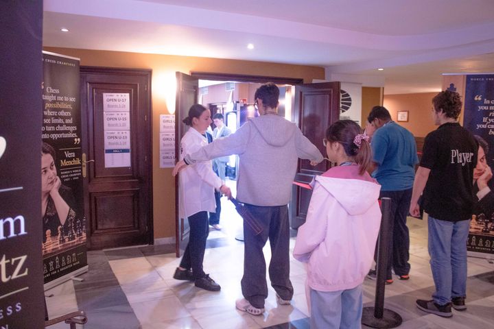 Day 6 (rounds 10–11) of the FIDE World U7–U17 Championships 2026 in Roquetas de Mar.