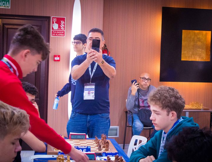 Day 6 (rounds 10–11) of the FIDE World U7–U17 Championships 2026 in Roquetas de Mar.