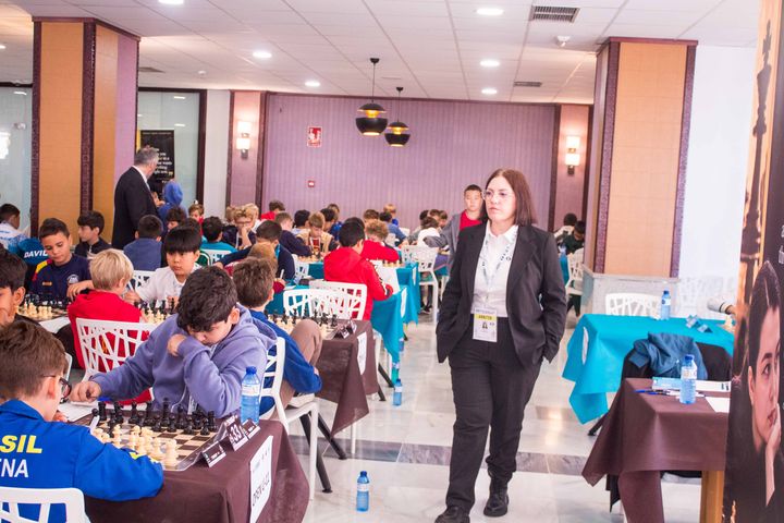 Day 6 (rounds 10–11) of the FIDE World U7–U17 Championships 2026 in Roquetas de Mar.