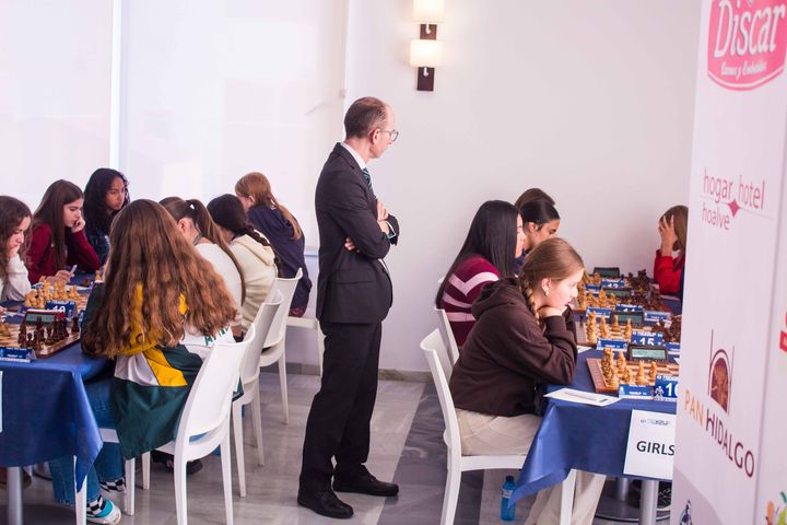 Day 6 (rounds 10–11) of the FIDE World U7–U17 Championships 2026 in Roquetas de Mar.