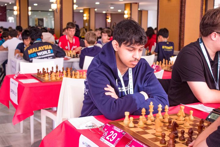 Day 6 (rounds 10–11) of the FIDE World U7–U17 Championships 2026 in Roquetas de Mar.
